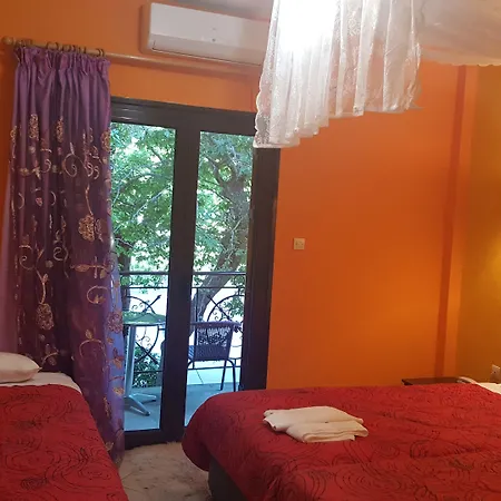 哈尼泽美诺酒店 3*