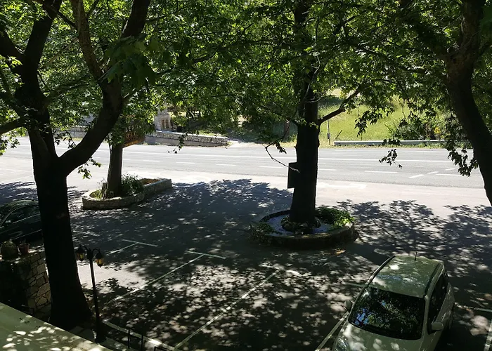 το χάνι του ζεμενού 3*